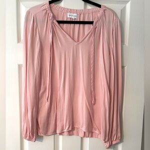 Bella Dahl Long Sleeve, pullover top in Dusty Rose.  Size M